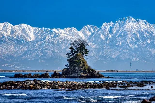 Amaharashi Coast and the Tateyama view