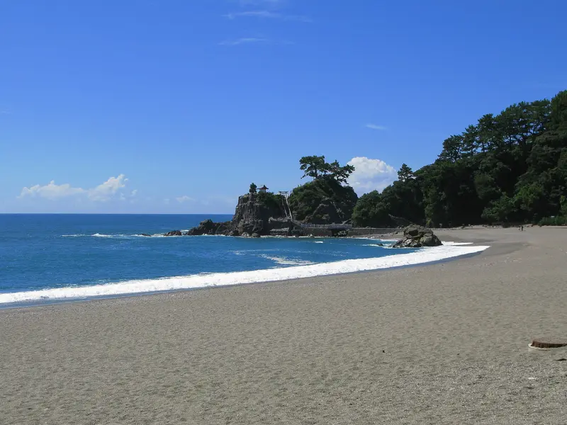 Katsurahama beach with pine and rocks on the Pacific