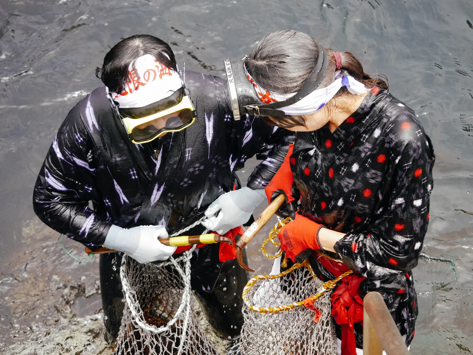 Ama divers at work