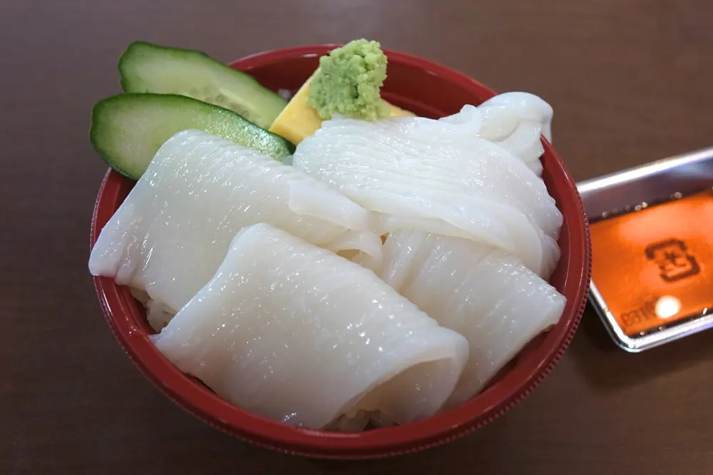 Hakodate squid season opens