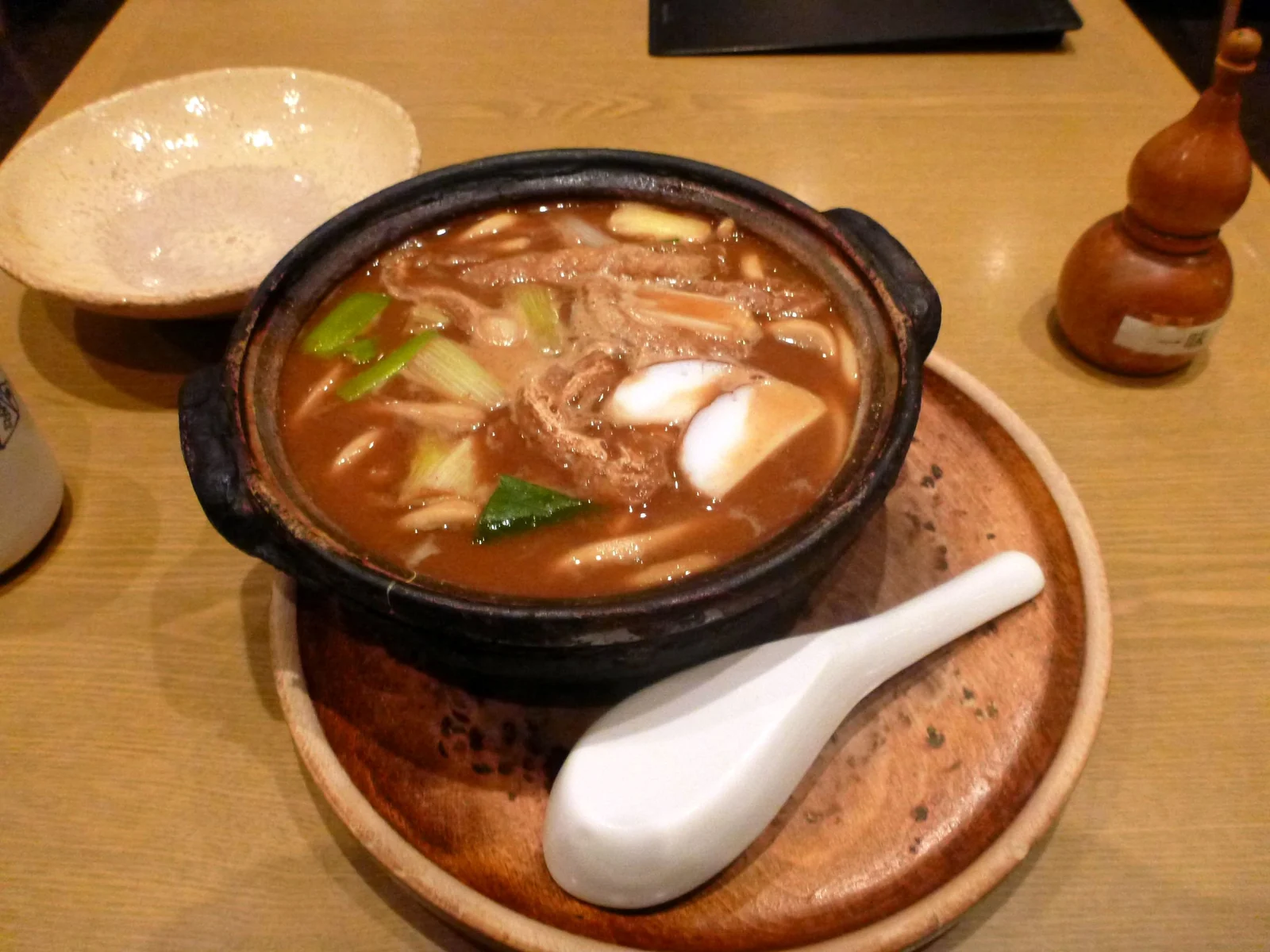 Miso-nikomi udon