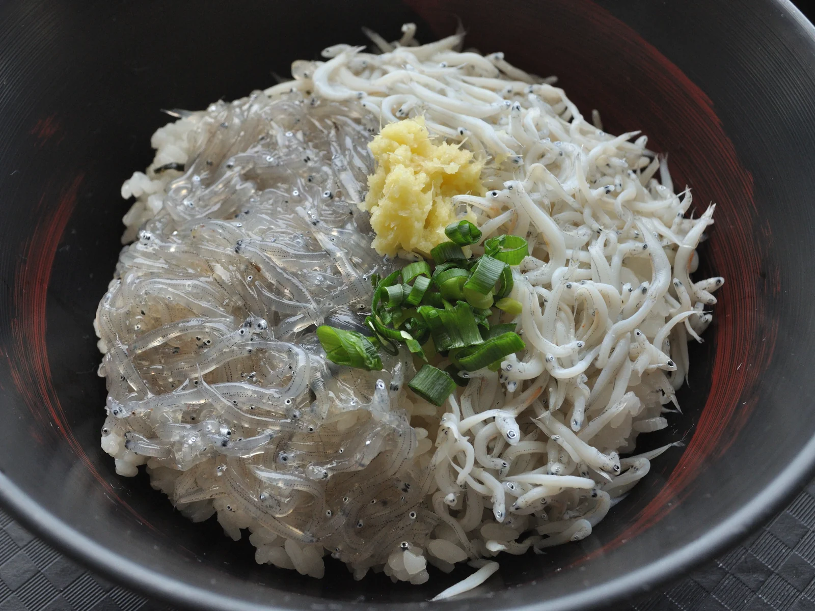 Shirasu and seafood bowls