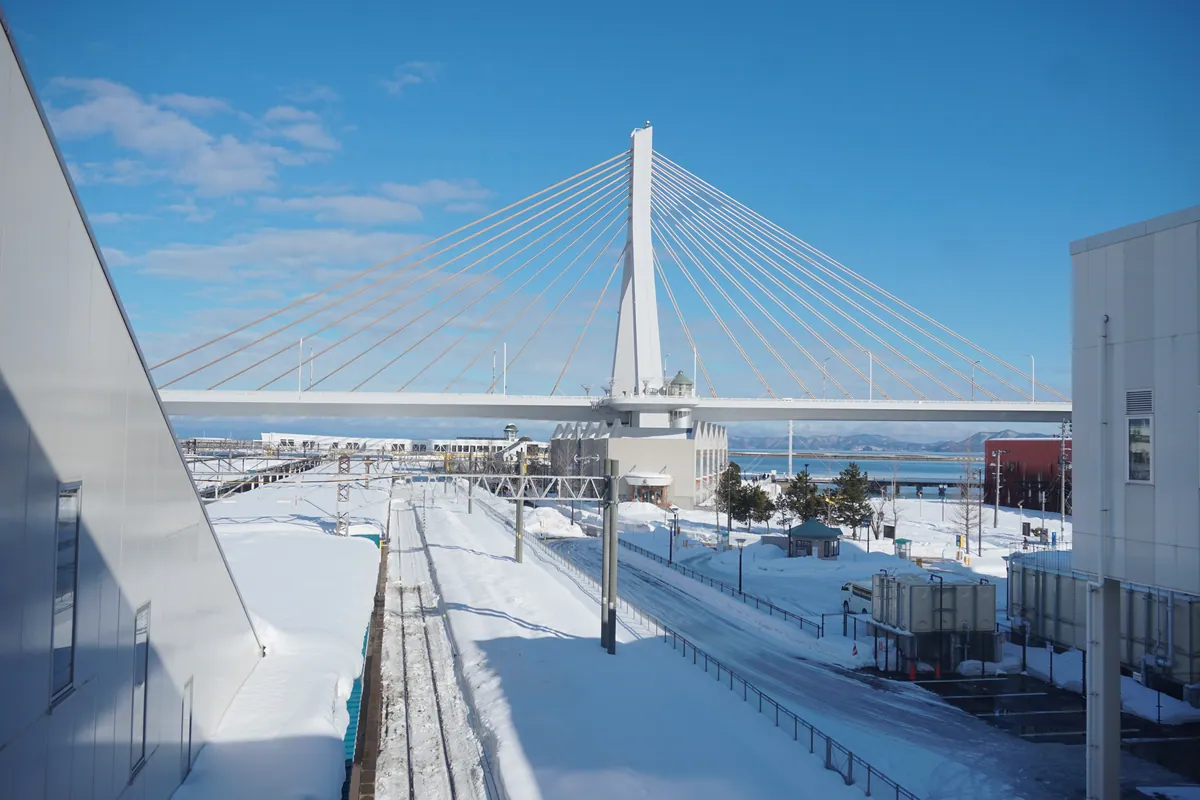 Aomori Bay Bridge promenade