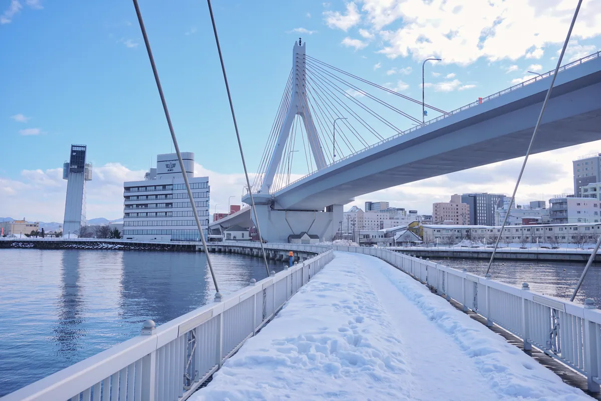 Aomori Bay Bridge promenade
