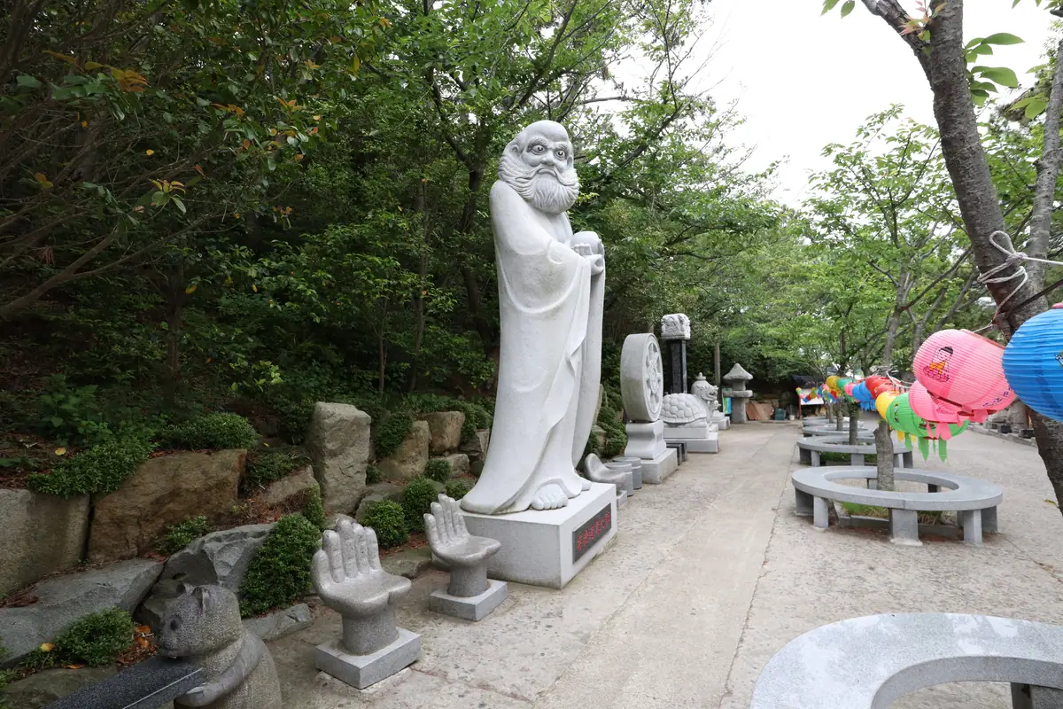 Haedong Yonggungsa temple