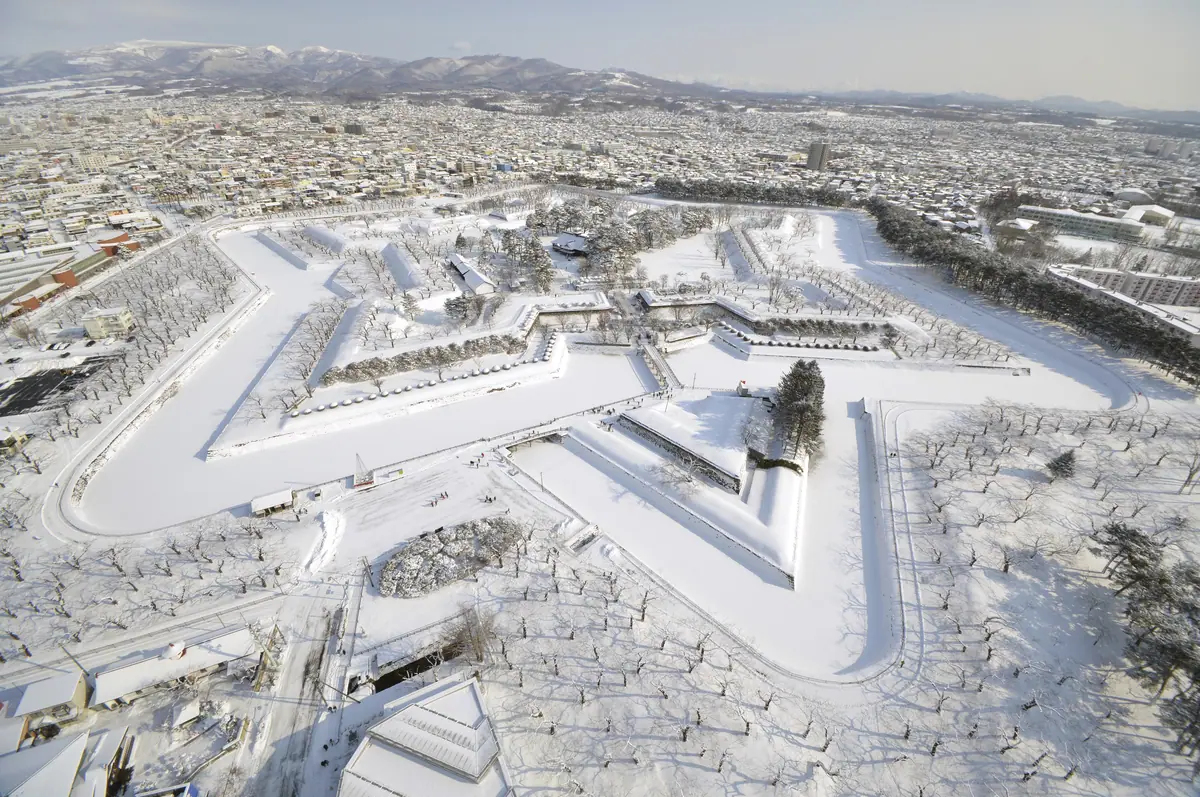 Hokkaido-Goryokaku Fort in winter-xl