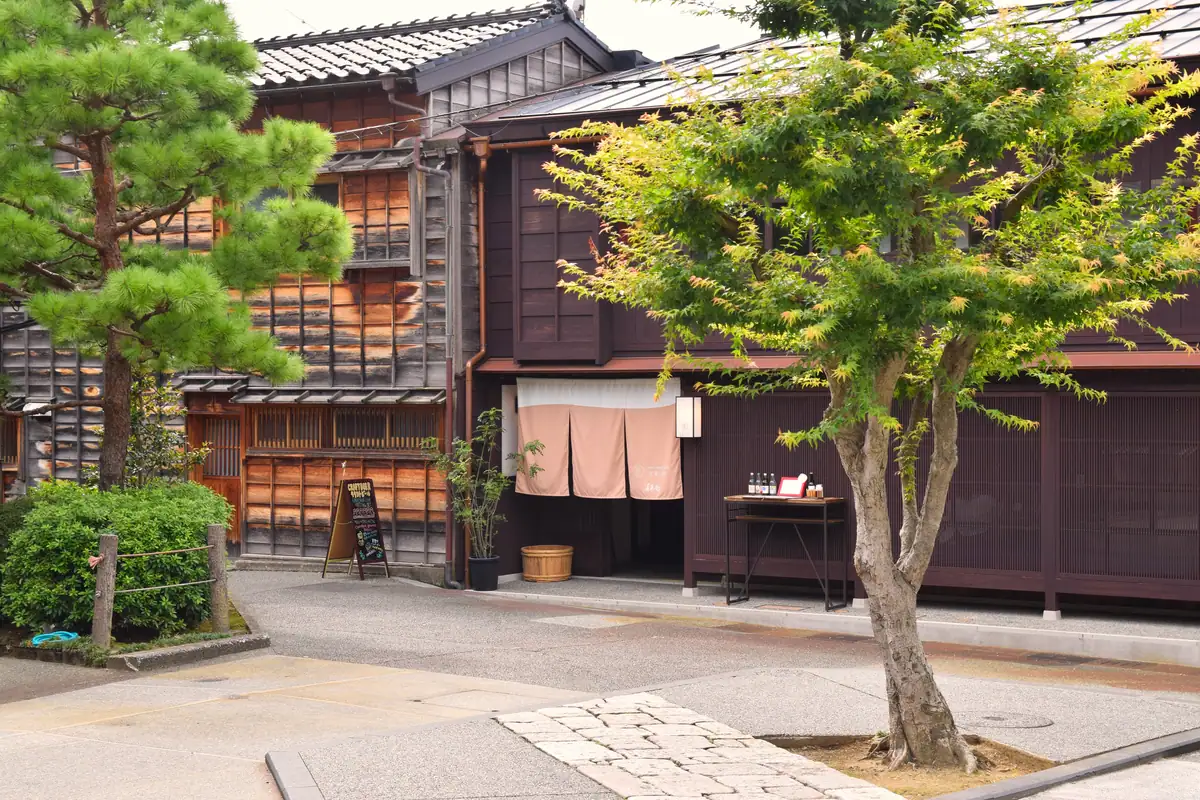 Higashi Chaya District