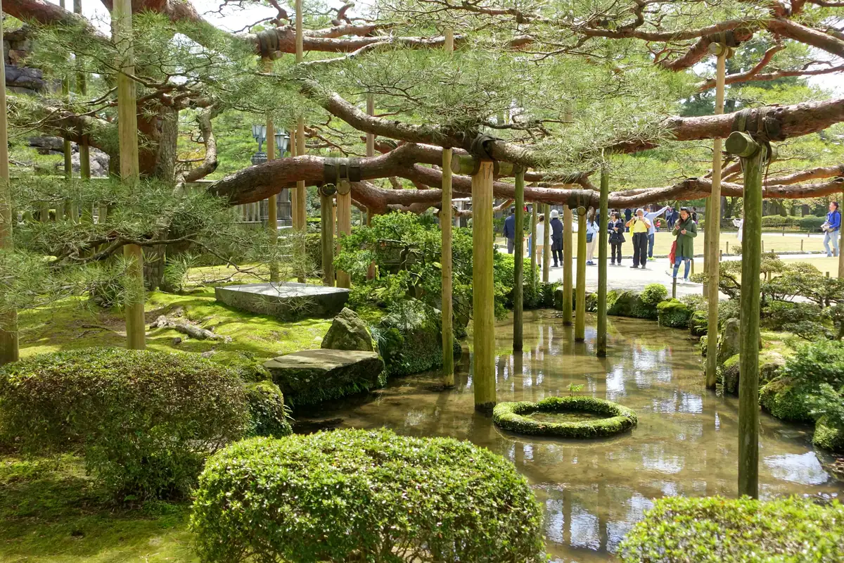 Kenroku-en with a local guide