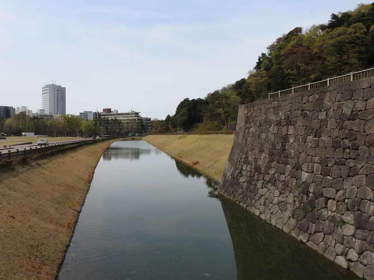 Kanazawa Castle park - 01 - 2016-04-16