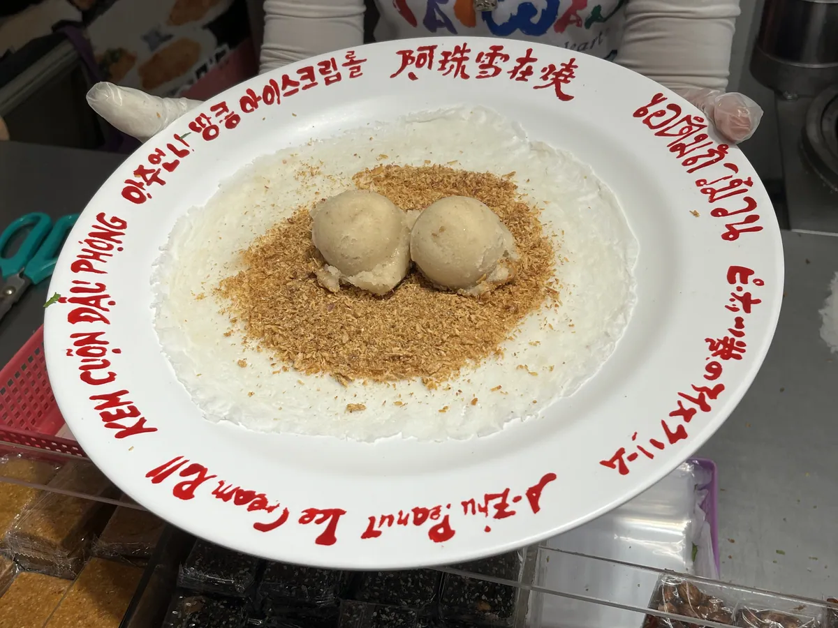 A-Zhu Peanut Ice Cream Roll, Jiufen Old Street, 2024