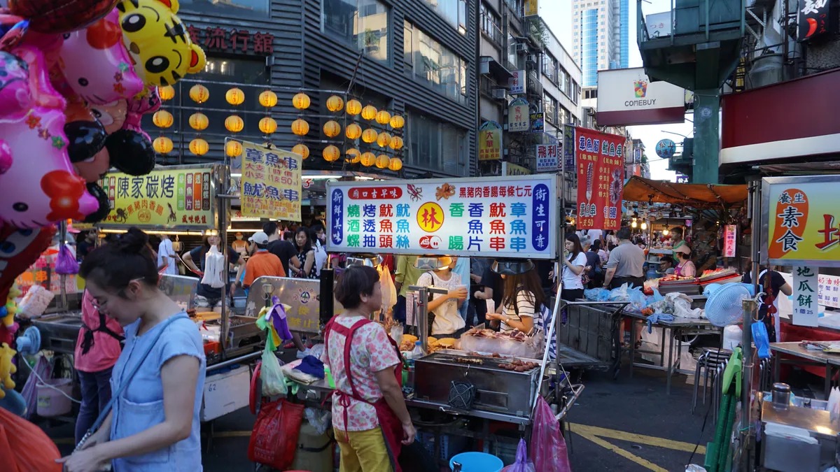 2017-07-15 Keelung Miaokou Night Market 01