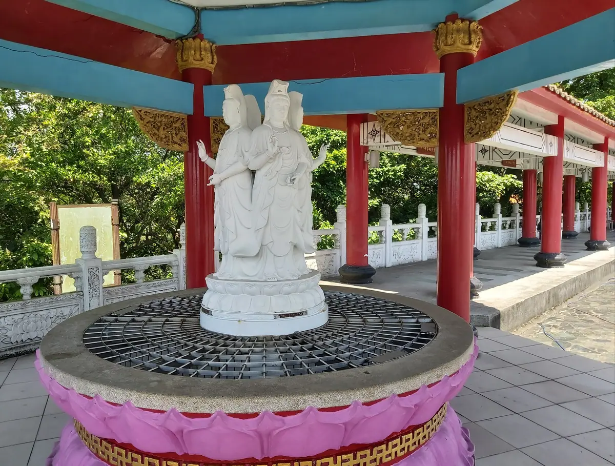 Zhongzheng Park & the Guanyin