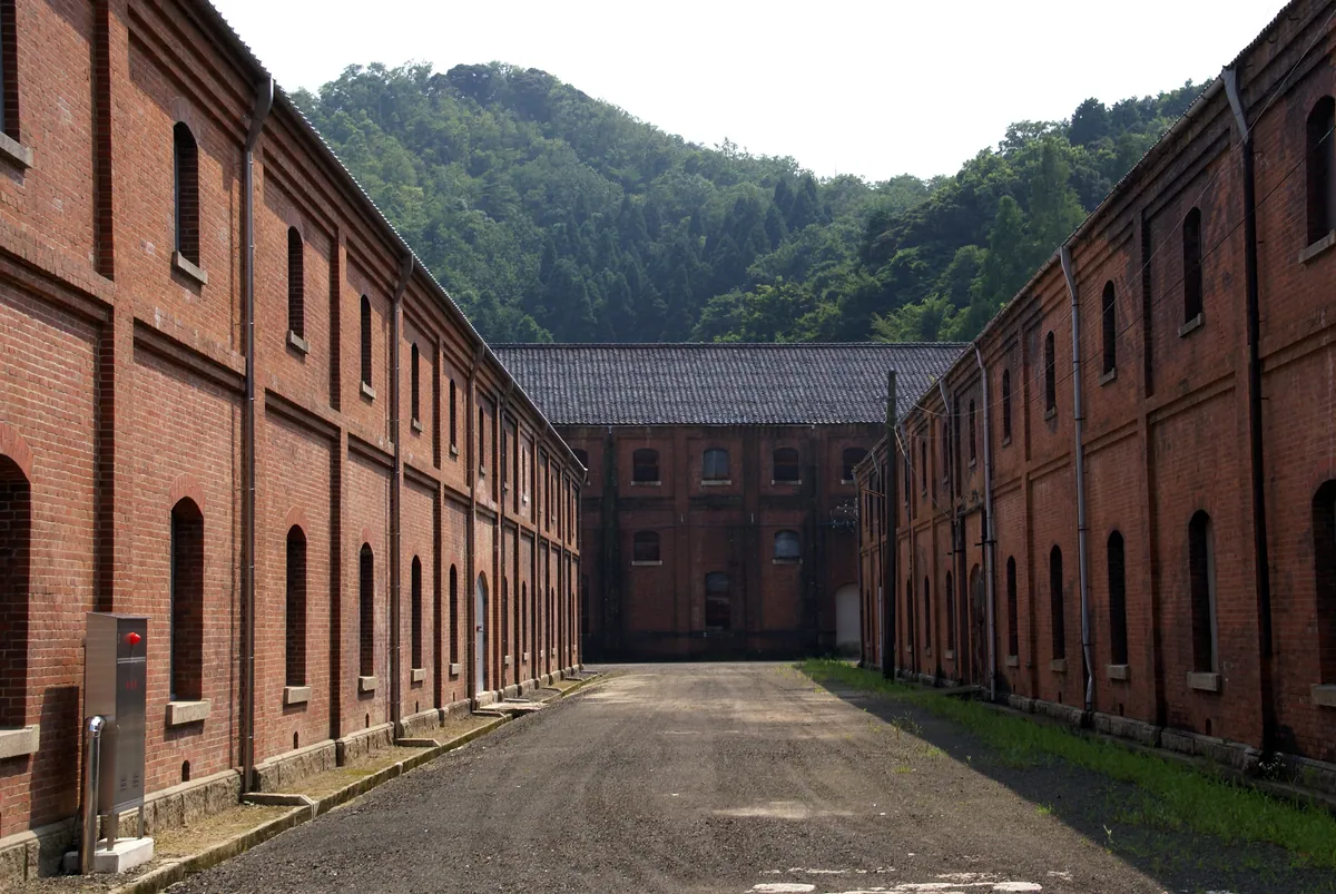 Maizuru red brick warehouses05s3200