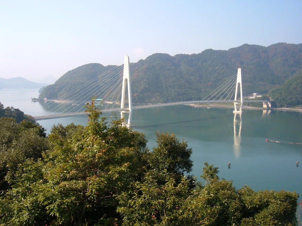 Maizuru Crane Bridge from Repatriation Memorial Park