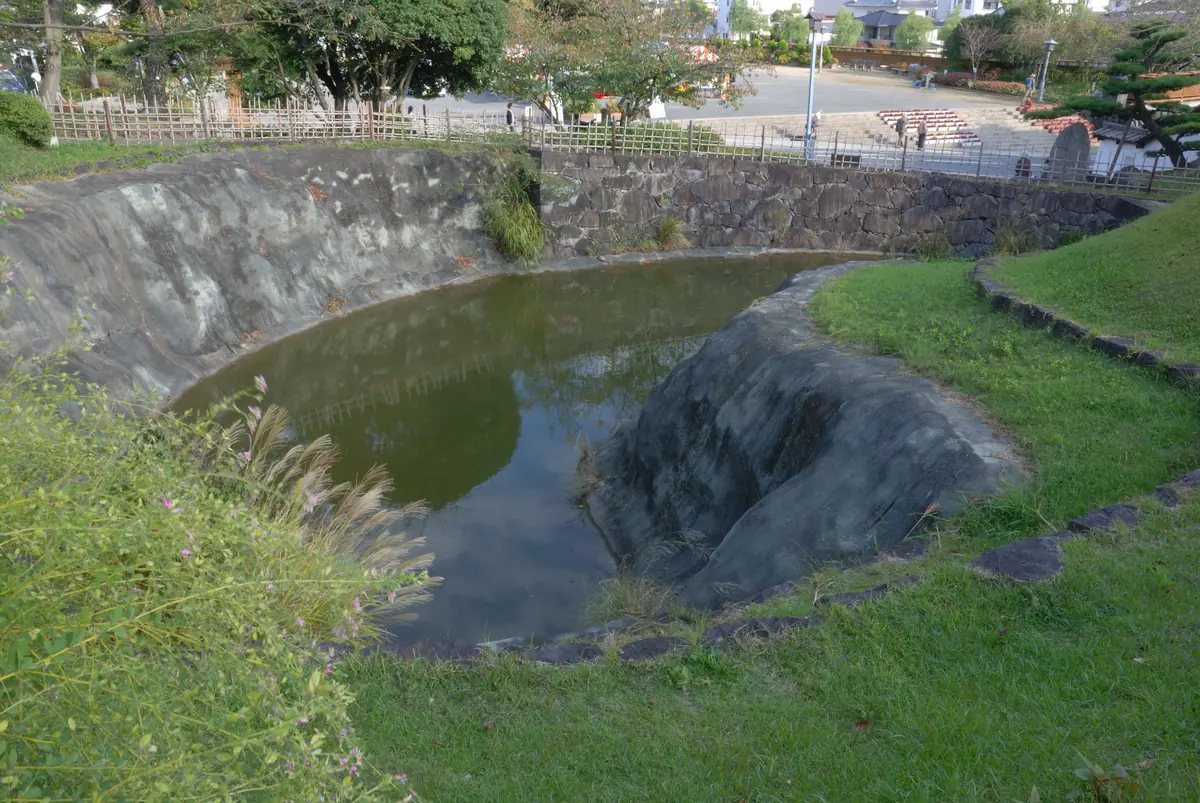 Kakegawa castle mikazukibori