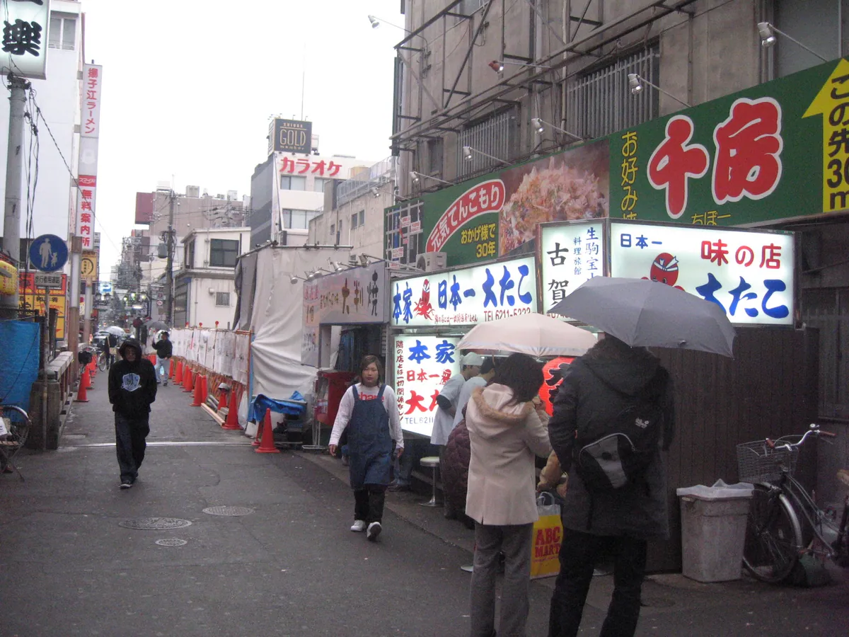 Takoyaki on Dotonbori, standing
