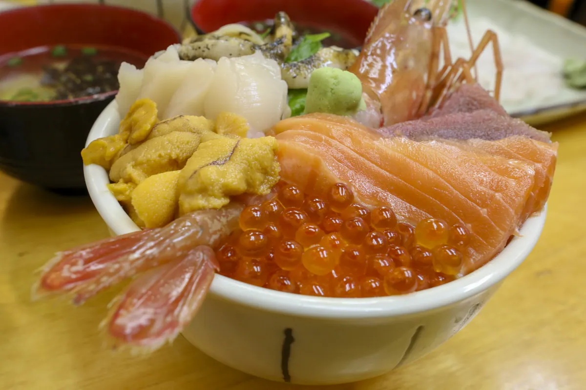 海鮮丼, 八角魚生魚片, 滝波食堂, 滝波商店, 北のどんぶり屋, 三角市場, 小樽, 北海道, 日本, Otaru, Hokkaido, Japan, おたるし, ほっかいどう, にっぽん, にほん