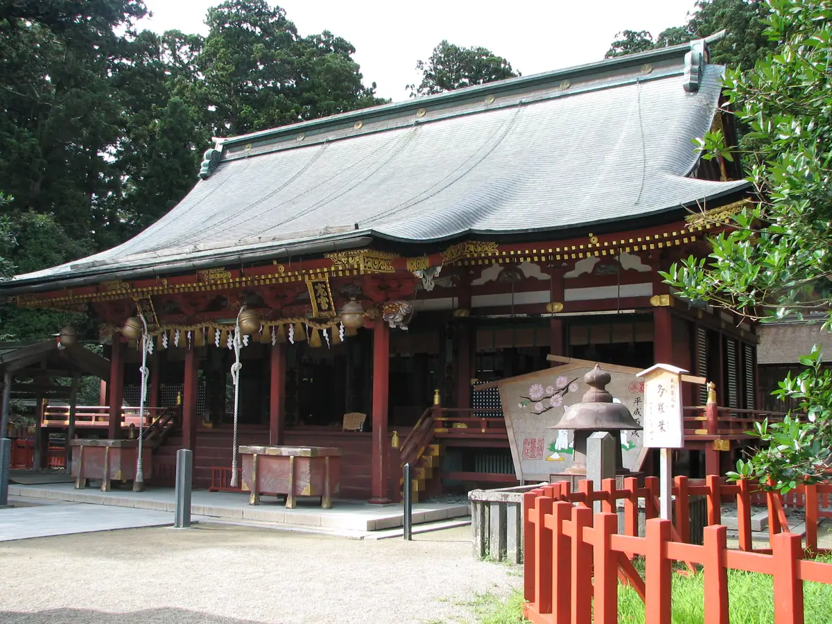 Shiogama Shrine haiden