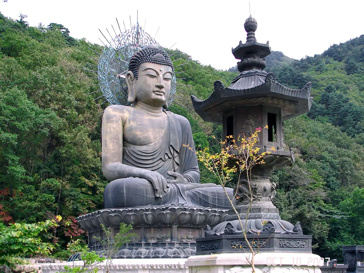 Korea-Sinheungsa-Bronze Buddha-02