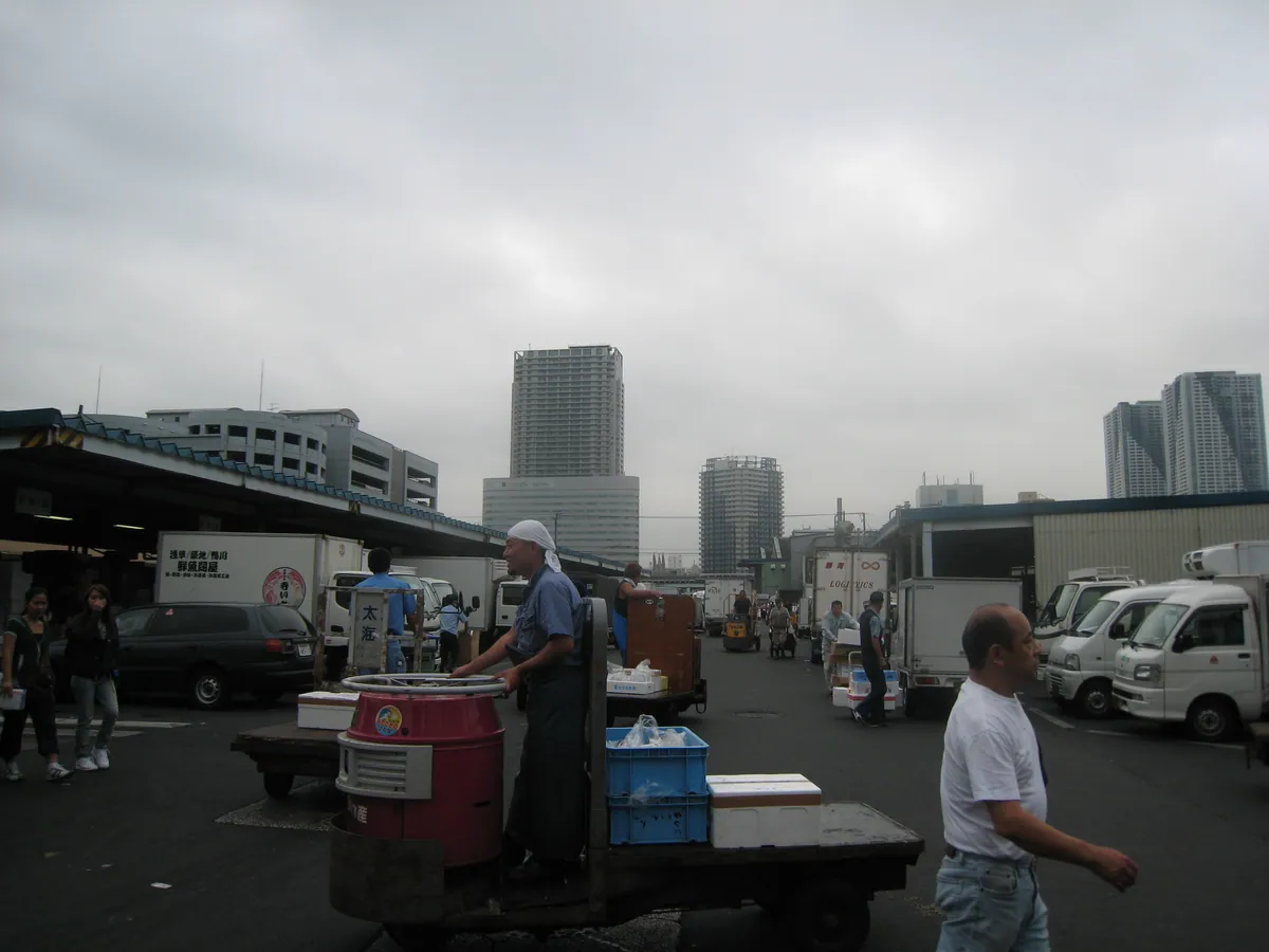 Tsukiji Outer Market crawl