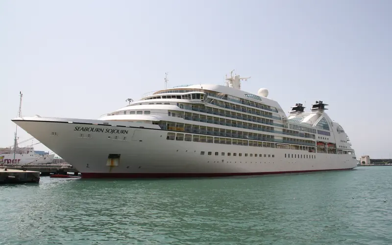 Mitsui Ocean Sakura cruise ship