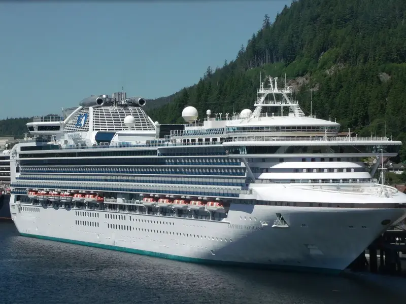 Sapphire Princess cruise ship