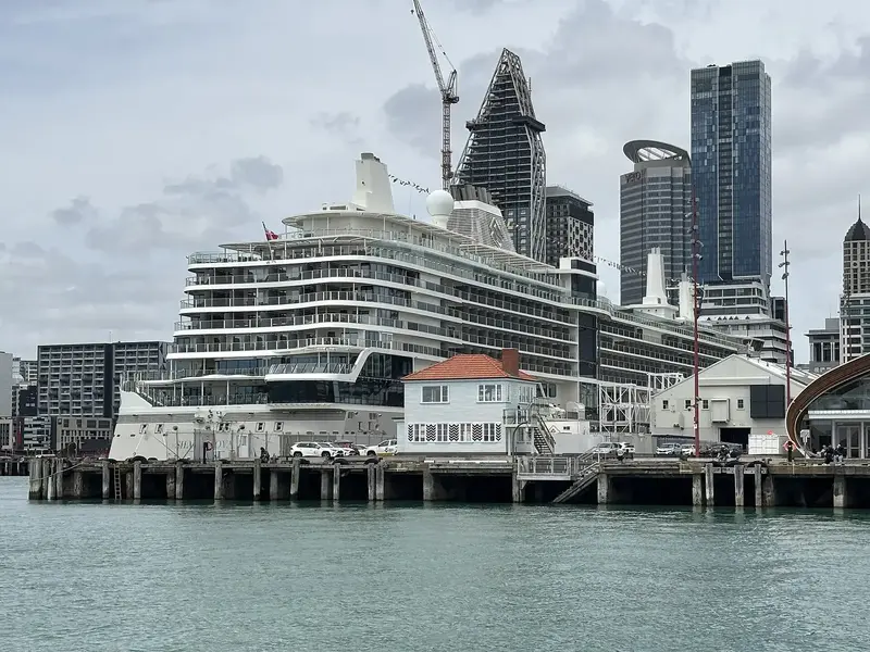 Silver Nova & Silver Moon cruise ship