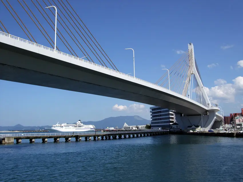 Aomori Bay Bridge promenade