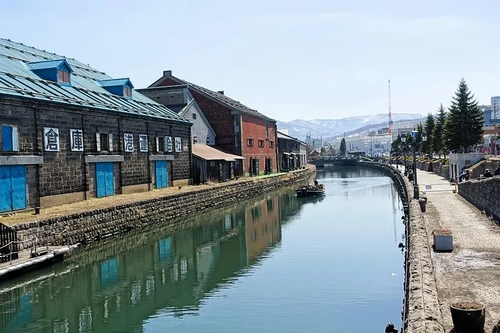 Private Customizable walking Tour in Otaru
