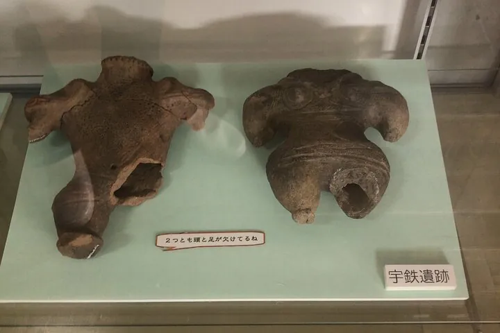 Clay figurines