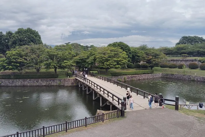 Hakodate: Goryokaku Star Fort & Tower Guided History Tour — operator photo 3