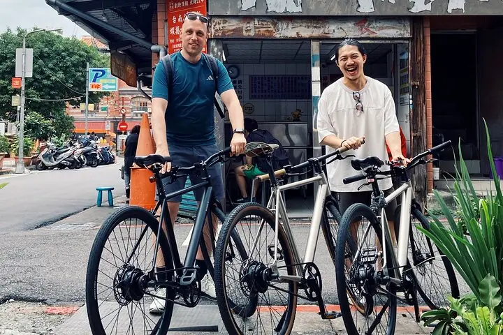 Best E-bike Cycling Tour in Taipei - Includes Local Food & Drinks — operator photo 3