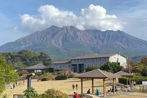 Volcano + garden day, guided