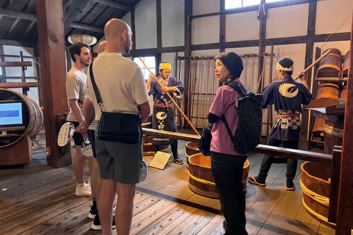 Kobe Sake Tour with Expert Guide: 3+ Breweries, Tastings Included — operator photo 3