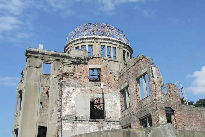 Hiroshima & Miyajima: UNESCO A-Bomb Dome & Itsukushima with Local — operator photo 2