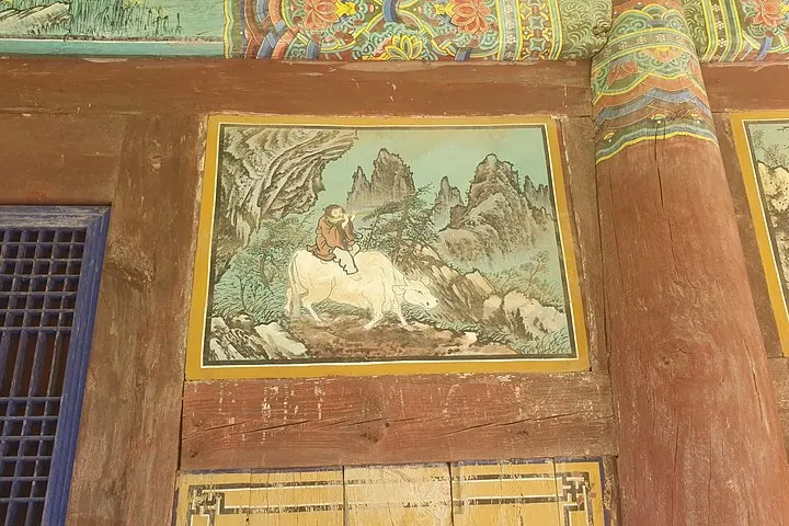 Exploring a thousand years Buddhism temple from Seoraksan hiking — operator photo 4