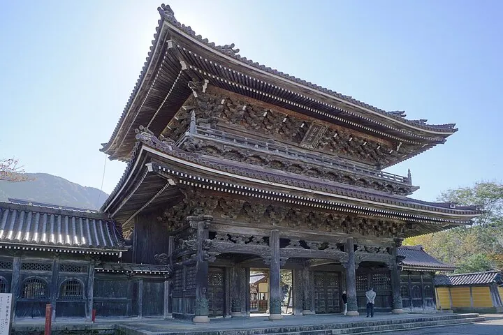 Toyama: Zen Architecture and Philosophy at Zuiryu-ji Temple — operator photo 6