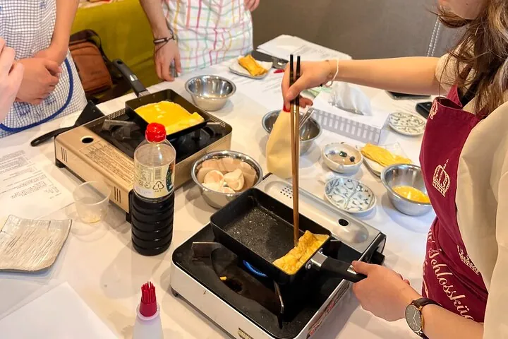 Kimono experience and Japanese home-cooking lesson Osaka Umeda — operator photo 4
