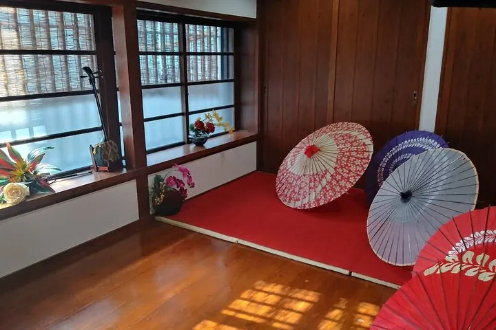 Traditional Japanese Costumes "Kimono", "Yukata", "Ryuso", "Photograph Course "Hair Set & Lipstick & Kimono & Photography" — operator photo 3
