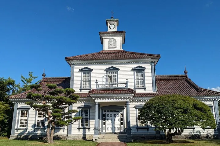 Jellyfish and Samurai Spirit Private Tour from Sakata Port — operator photo 6