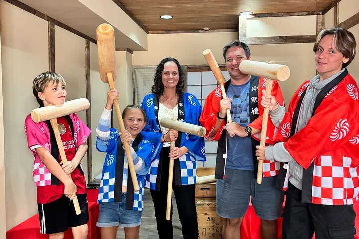 Traditional Mochi Pounding Experience
