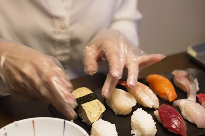 Taught by a professional Making sushi with Hakodate's Fresh Fish — operator photo 3