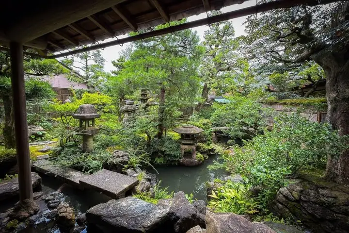 Kanazawa: Castle & Samurai History Walking Tour — operator photo 7