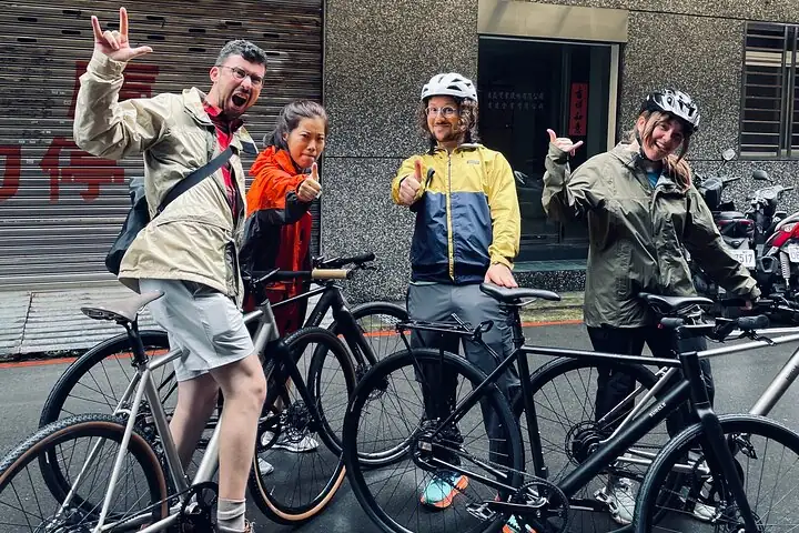 Best E-bike Cycling Tour in Taipei - Includes Local Food & Drinks — operator photo 2