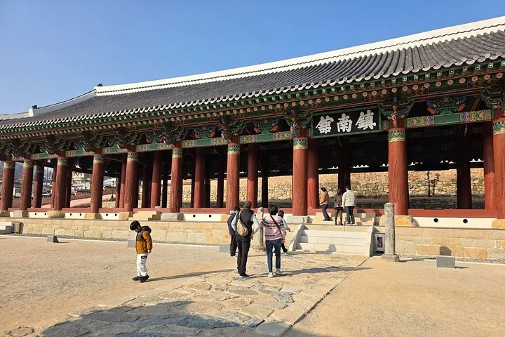 At Jinnamgwan Hall