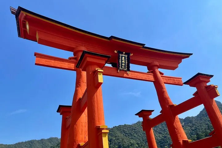 Private Miyajima: Itsukushima Shrine, Island Nature & Local Guide — operator photo 4