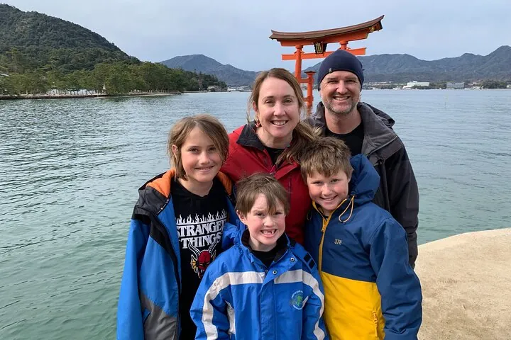 Hiroshima & Miyajima in 1 Day: Private Tour, Licensed Guide — operator photo 2