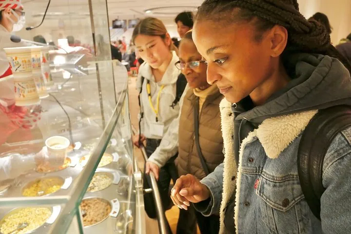Yokohama: Guided Cup Noodles Museum Tour & Make Your Own Cup — operator photo 9