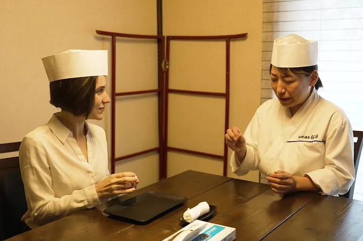 Taught by a professional Making sushi with Hakodate's Fresh Fish — operator photo 2
