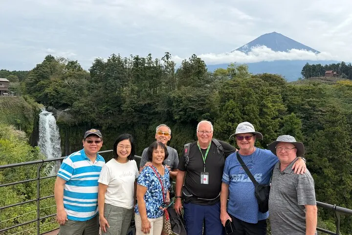 Fuji Highlights Group Car Tour by Shimizu Port with Local Guide — operator photo 3